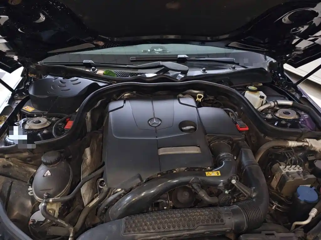 Mercedes-Benz E-Class — миниатюра 21