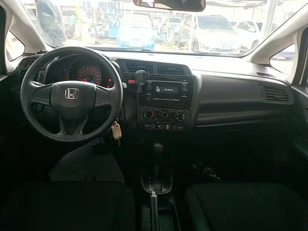 Honda Fit — миниатюра 10