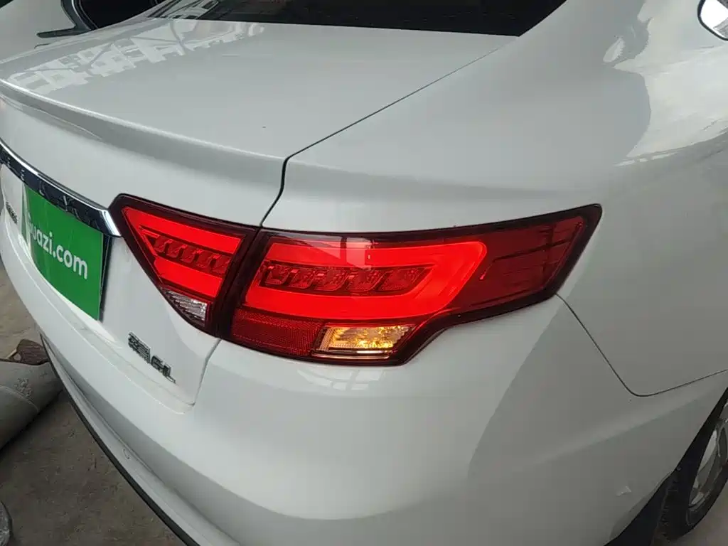 Geely Emgrand GL — миниатюра 8