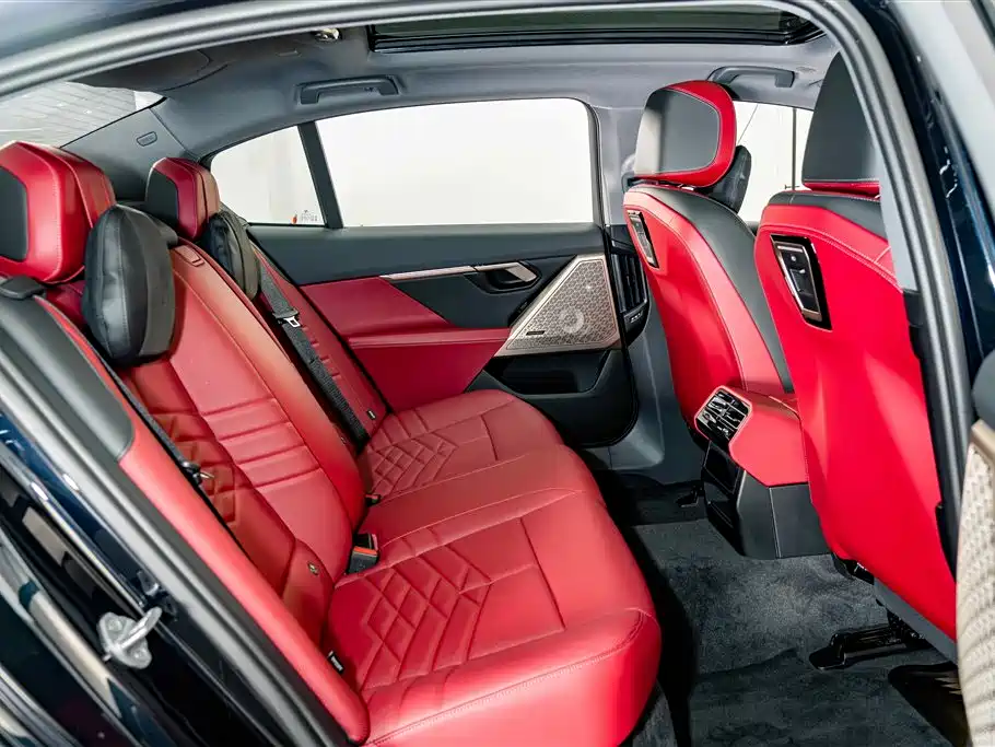 BMW 5 Series — миниатюра 22