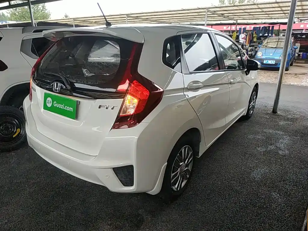 Honda Fit — миниатюра 7