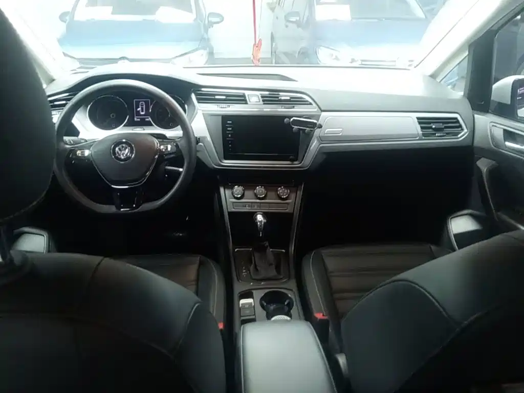 Volkswagen Touran — миниатюра 10