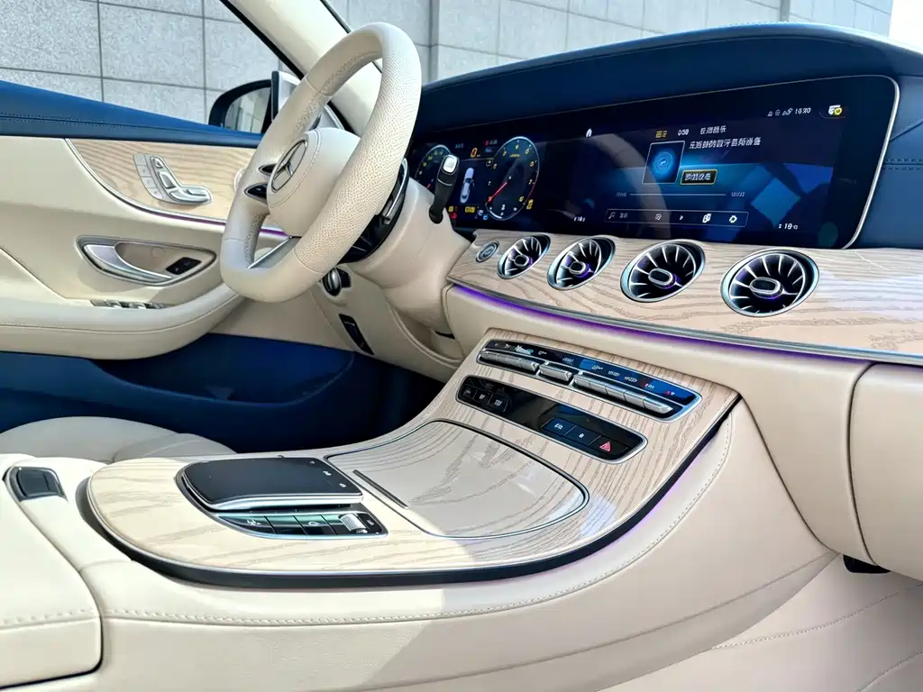 Mercedes-Benz E-Class (Import) — миниатюра 12
