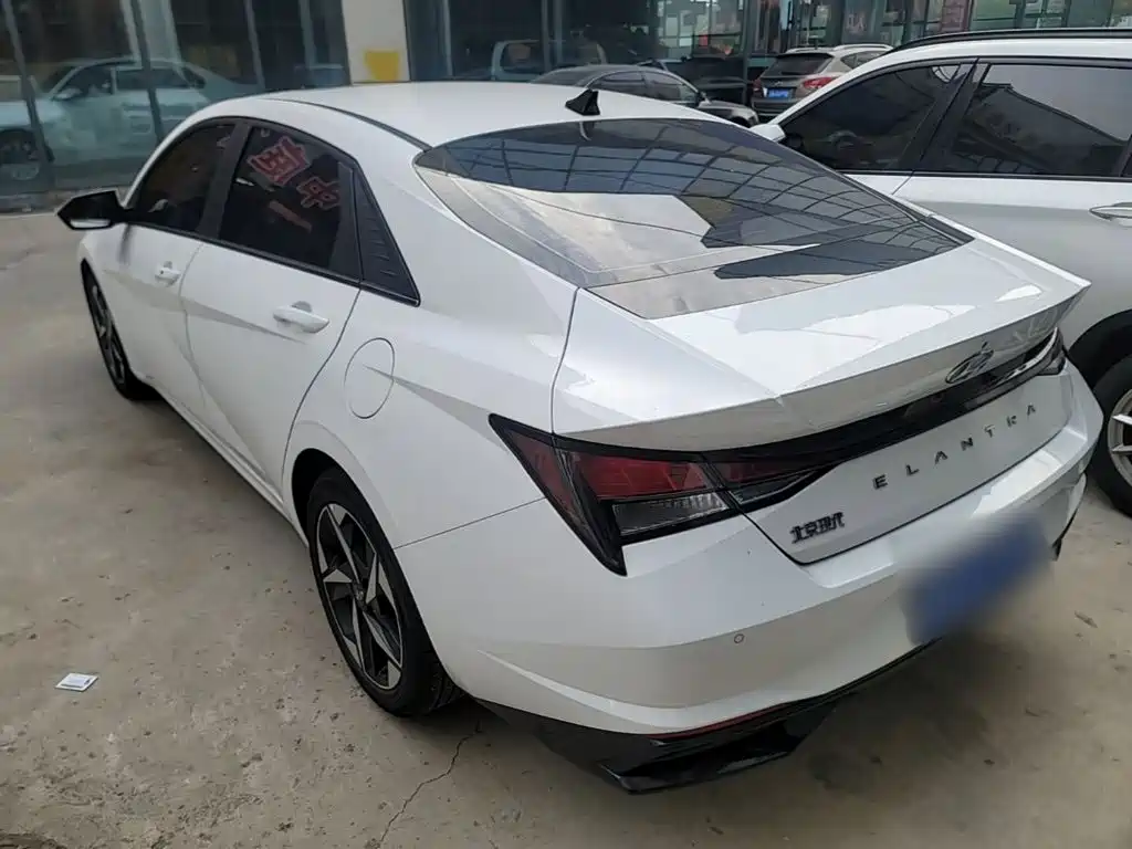 Hyundai Elantra — миниатюра 5