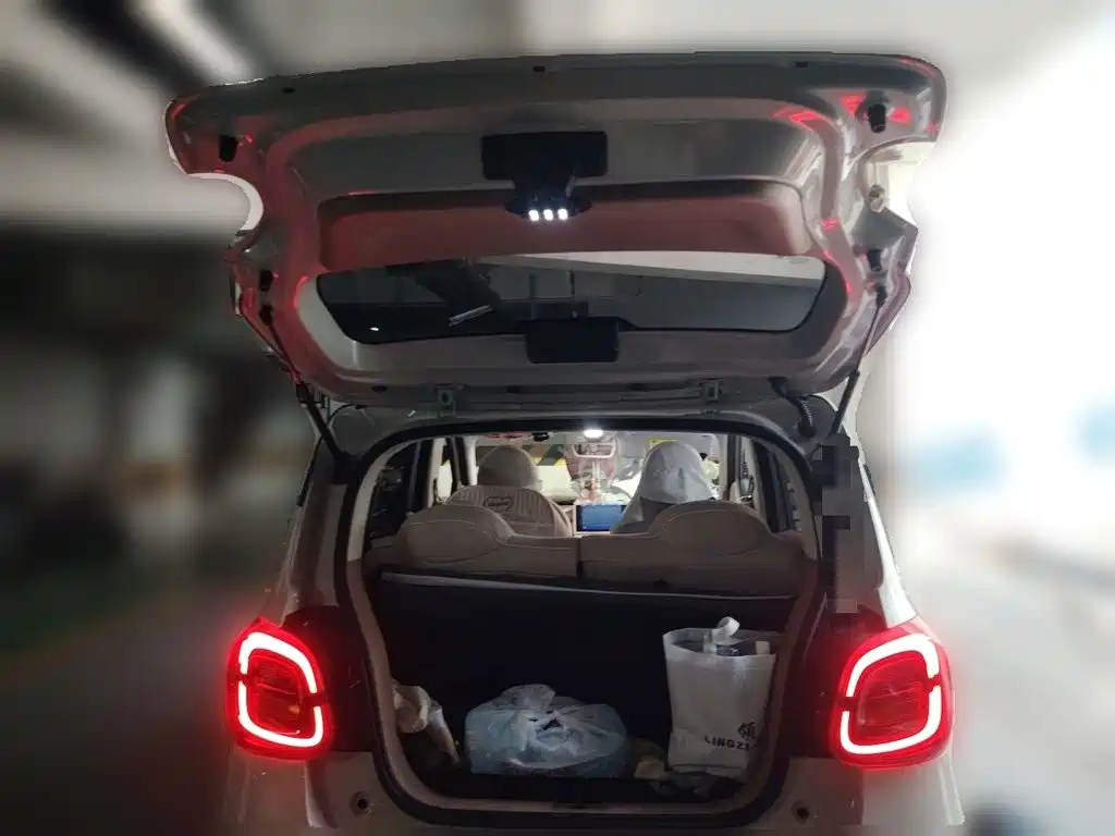 Wuling MINIEV — миниатюра 10