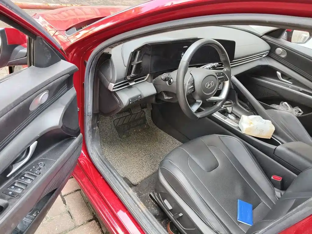 Hyundai Elantra — миниатюра 13