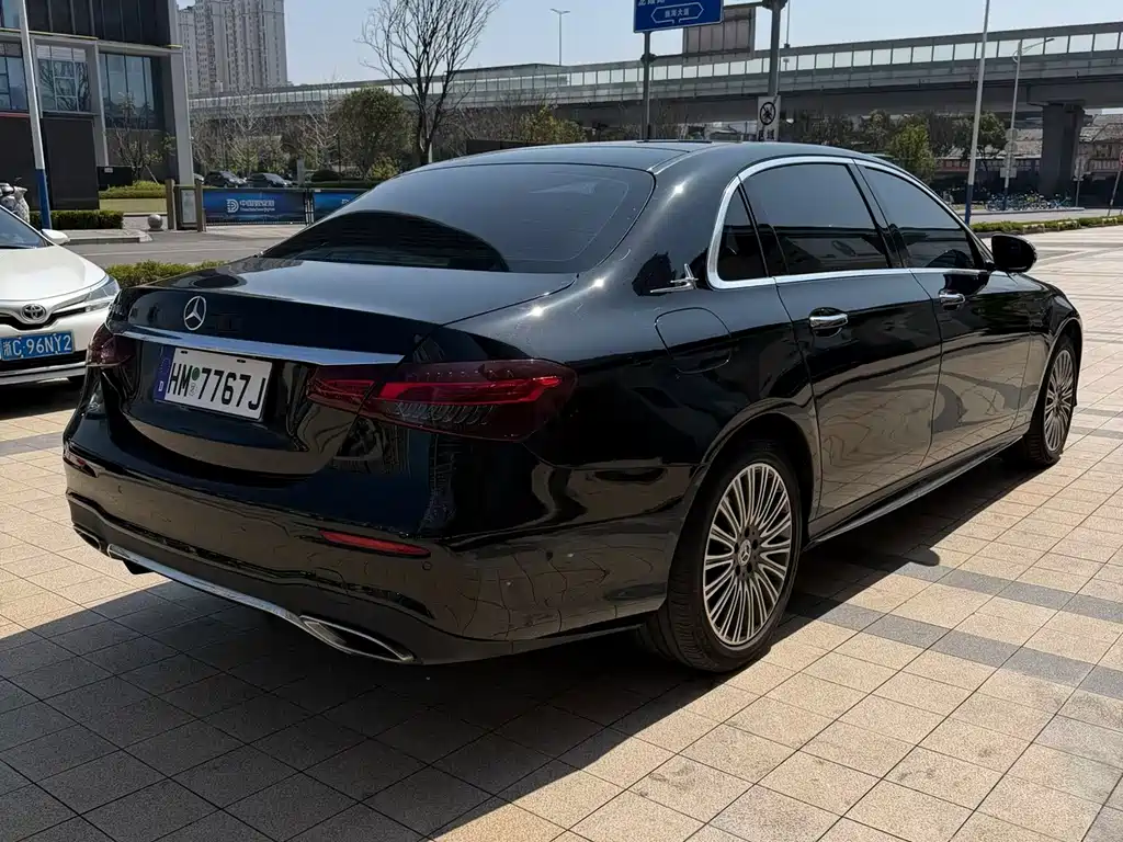 MERCEDES-BENZ E CLASS