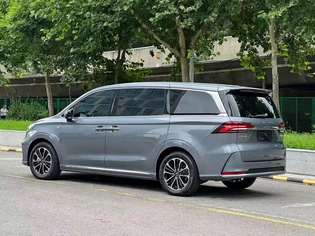 Roewe iMAX8 — миниатюра 10