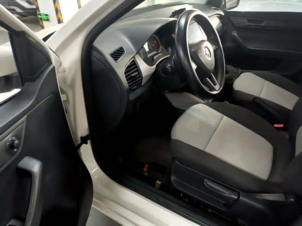 Skoda Fabia — миниатюра 16