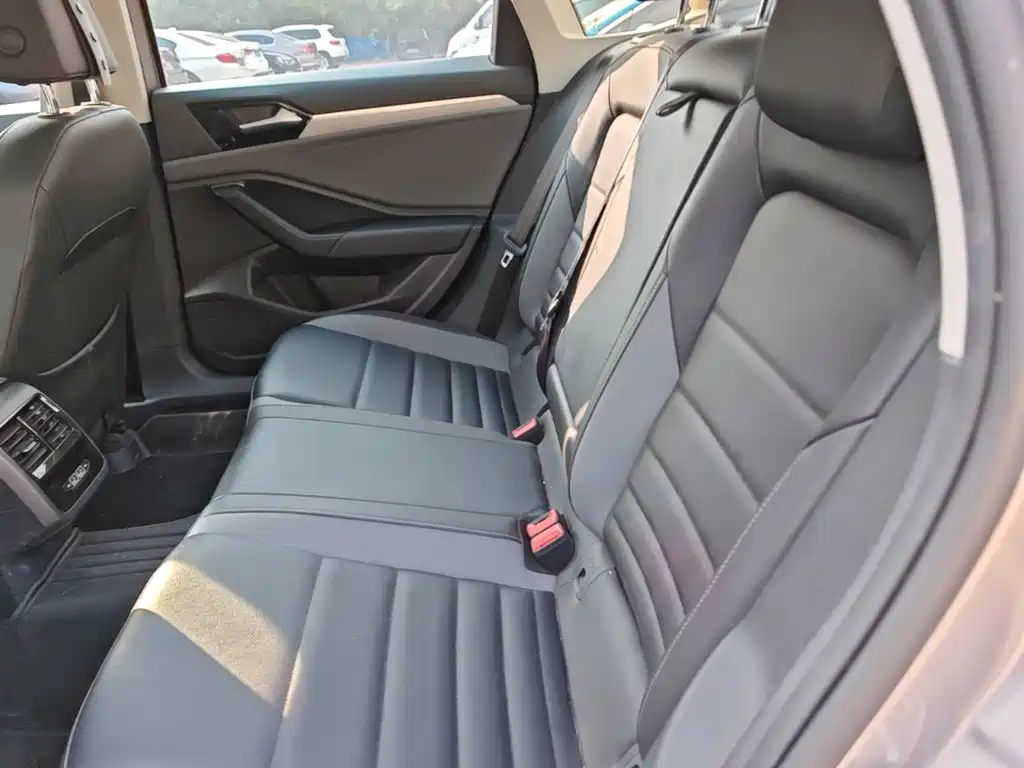 Volkswagen Sagitar — миниатюра 17