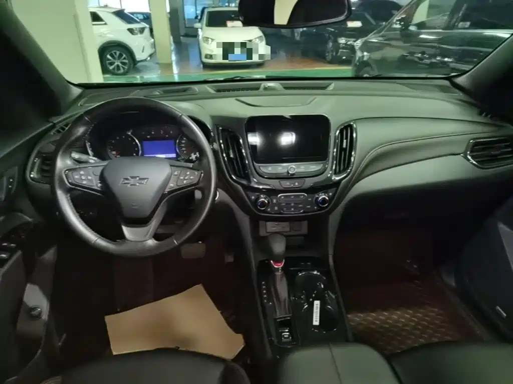 Chevrolet Equinox — миниатюра 10
