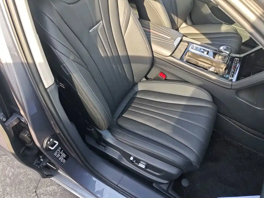 Hongqi Hongqi H5 — миниатюра 25