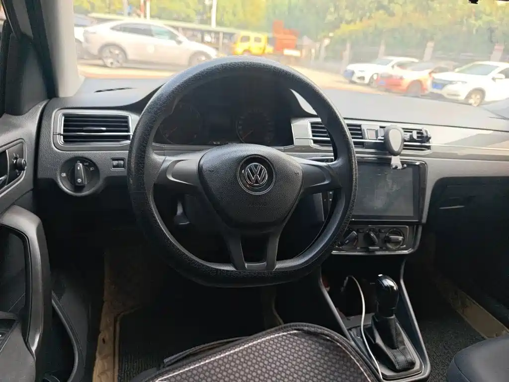 Volkswagen Santana — миниатюра 3