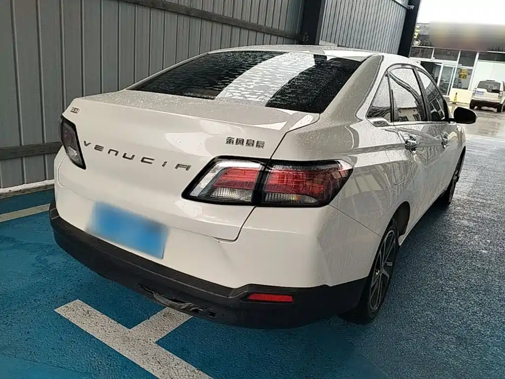 Venucia D60 — миниатюра 7