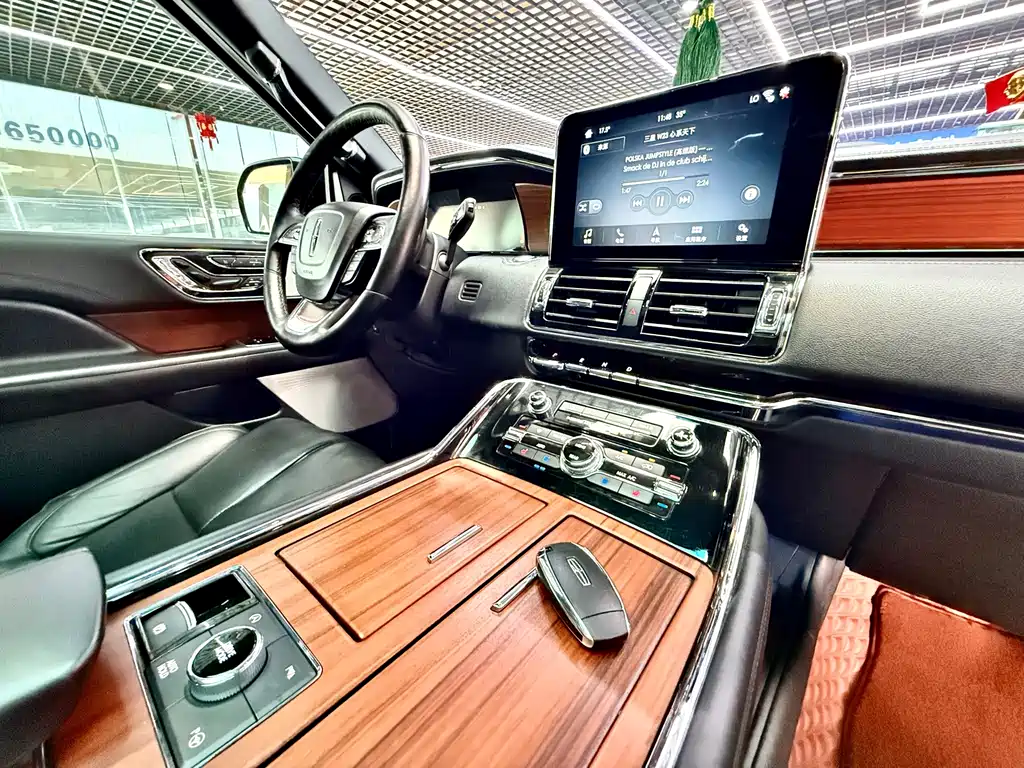 Lincoln Navigator — миниатюра 15