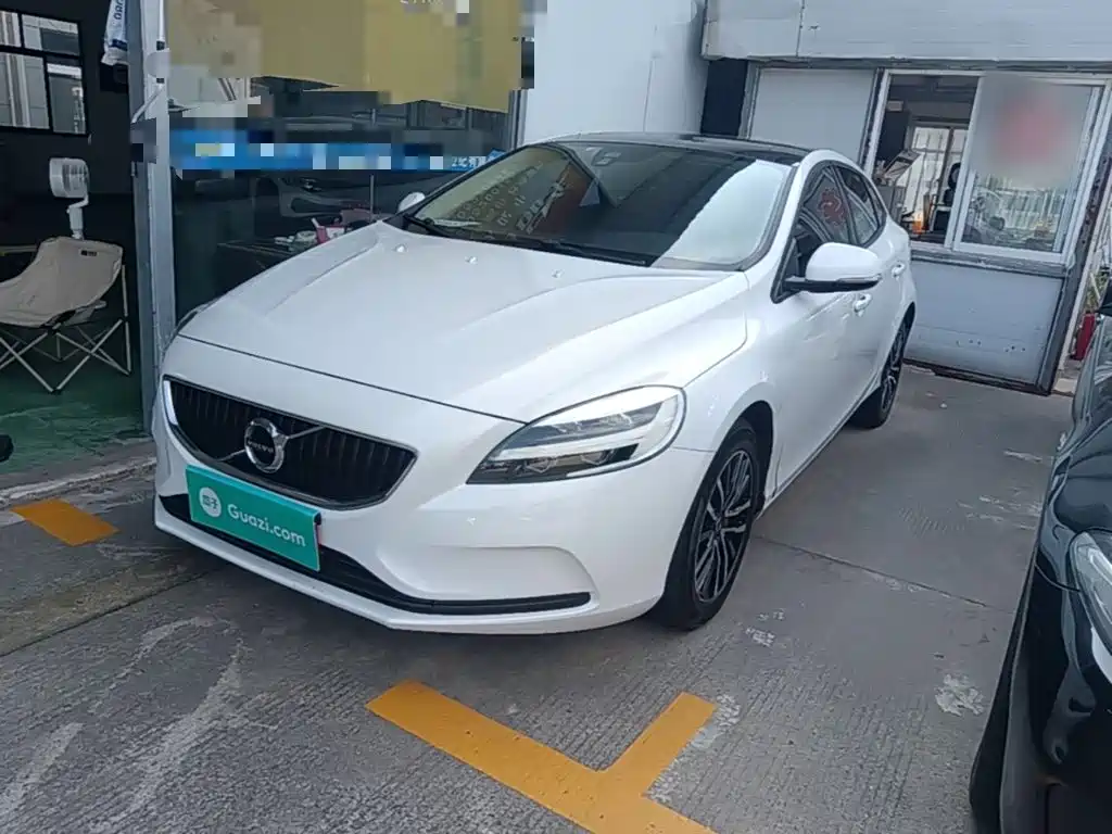 Volvo V40 — миниатюра 2
