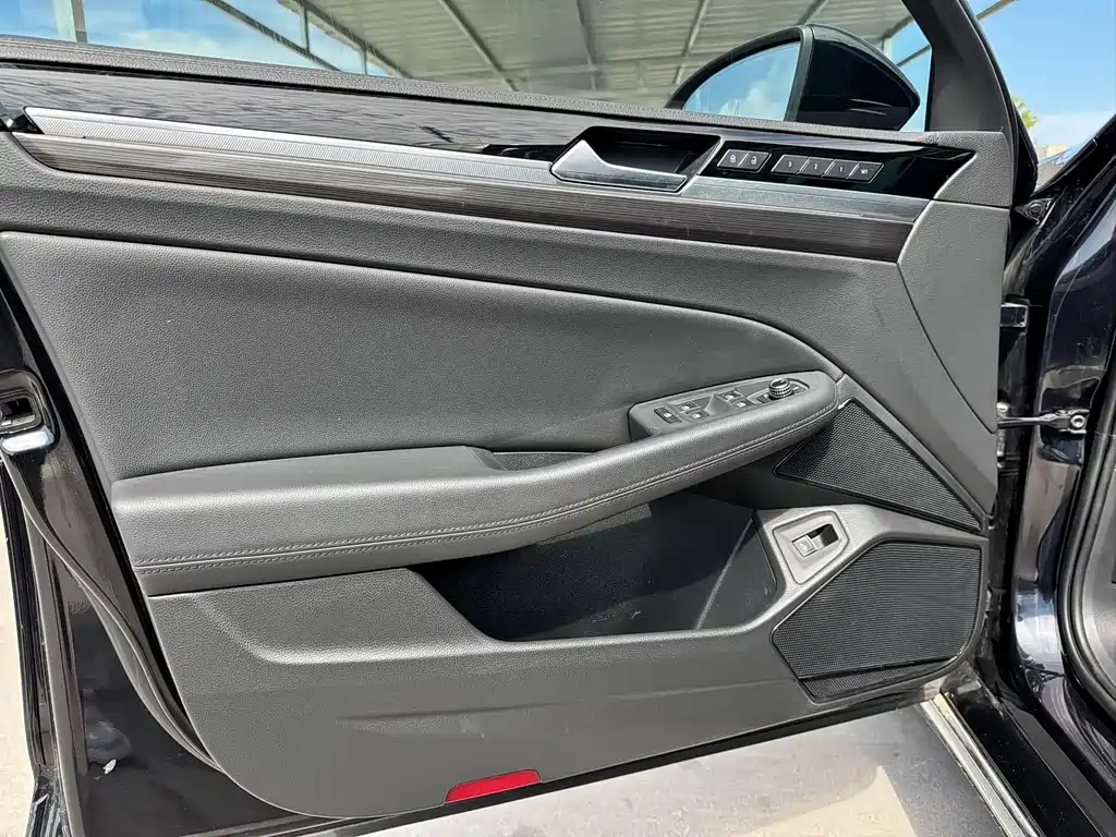Volkswagen Phideon — миниатюра 8