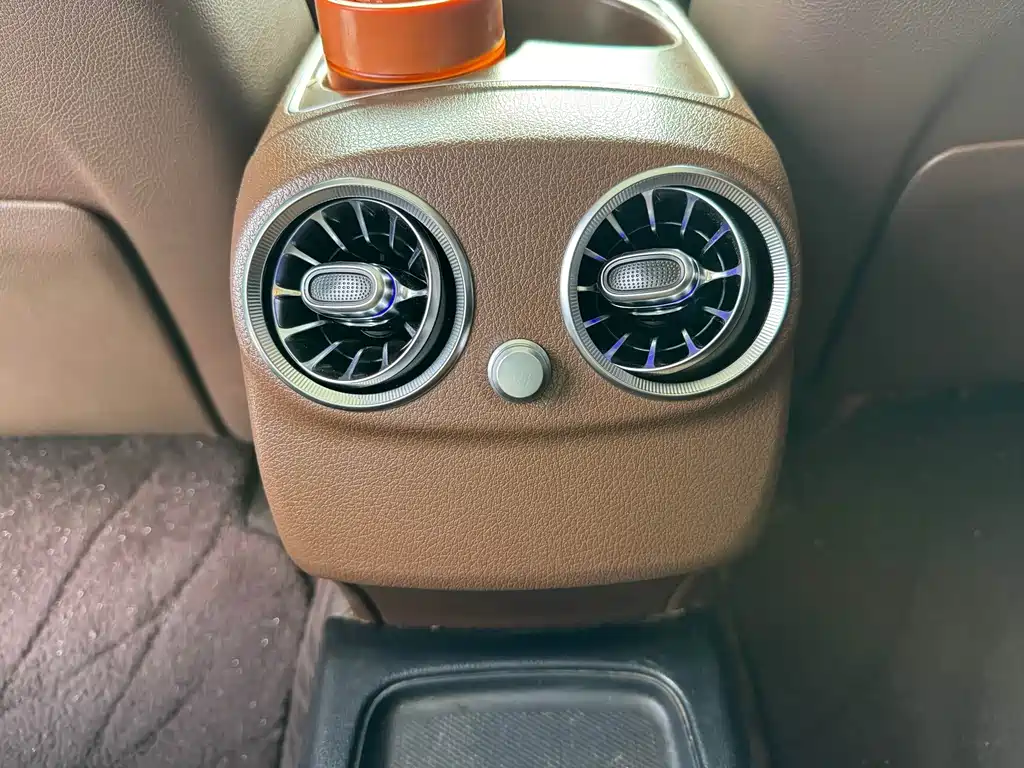 Mercedes-Benz E-Class — миниатюра 15