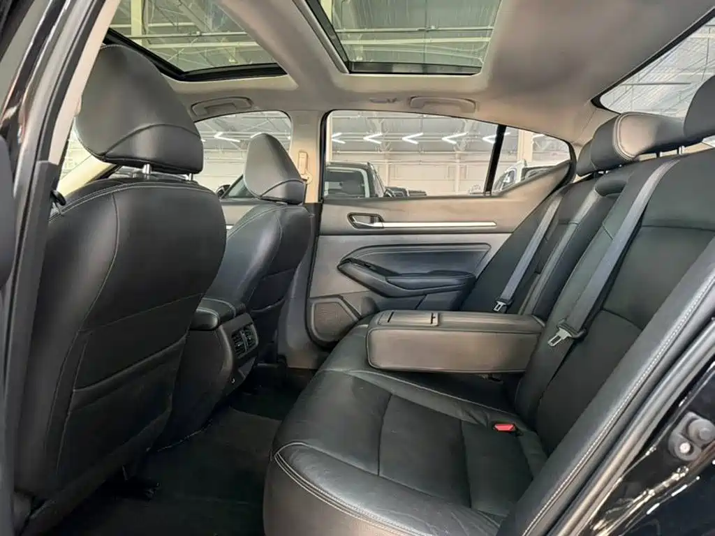 Nissan Teana — миниатюра 6