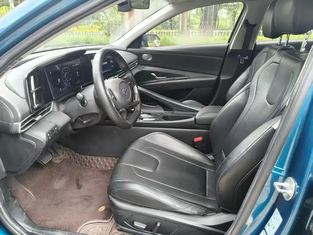 Hyundai Elantra — миниатюра 8