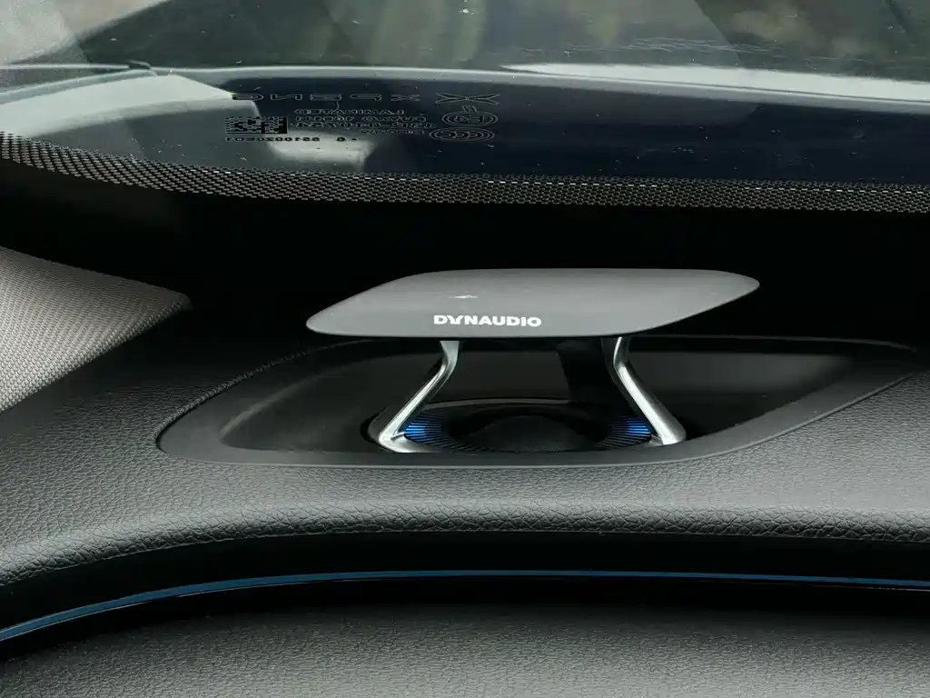 XPeng P7 — миниатюра 17