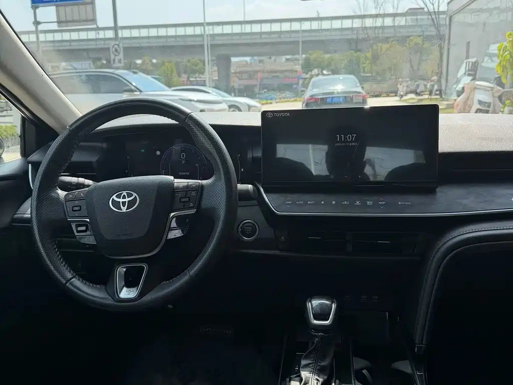 TOYOTA CAMRY
