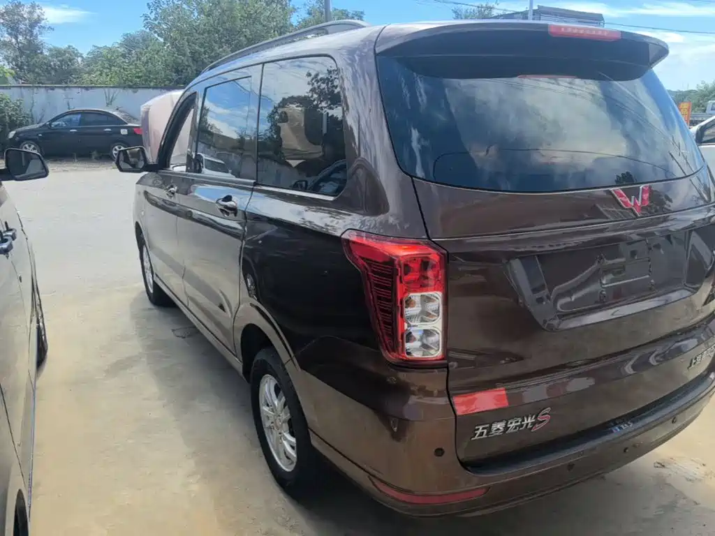 Wuling Hongguang — миниатюра 5