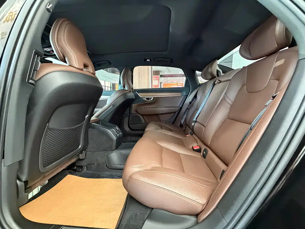 Volvo S90 — миниатюра 13
