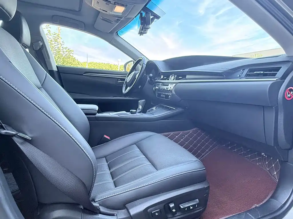 Lexus ES — миниатюра 16