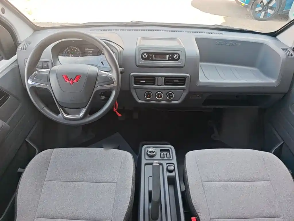 Wuling Yangguang — миниатюра 10