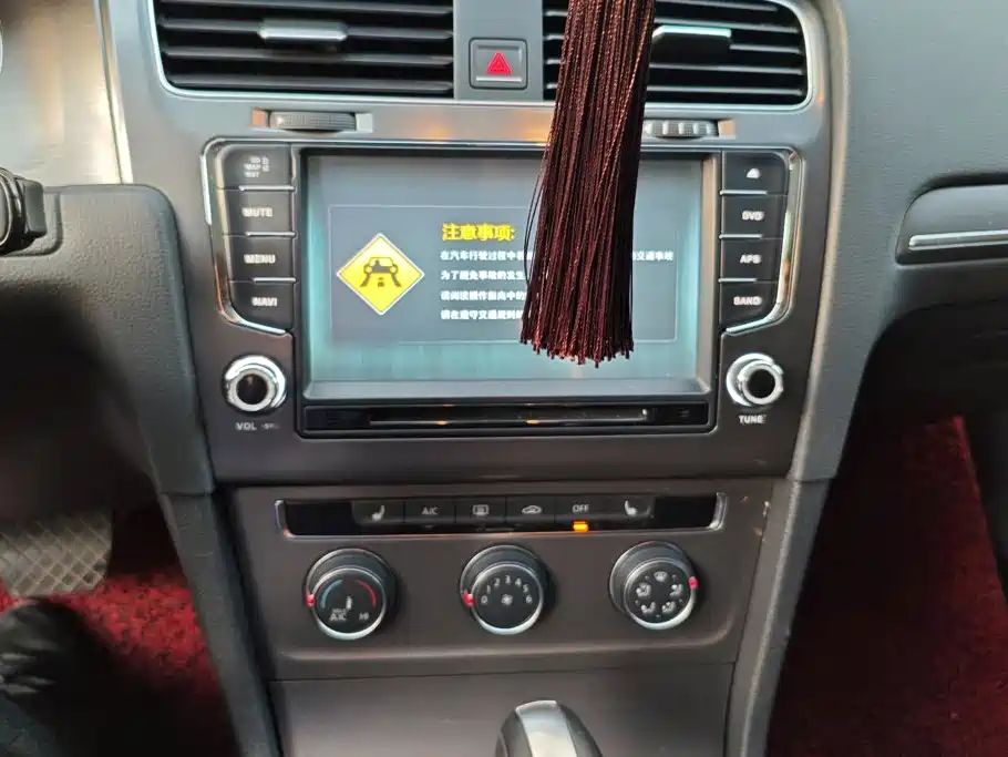 Volkswagen Golf — миниатюра 12