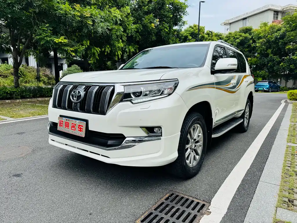 TOYOTA PRADO