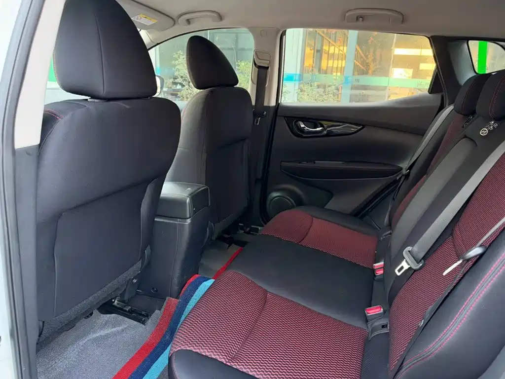 Nissan Qashqai — миниатюра 12