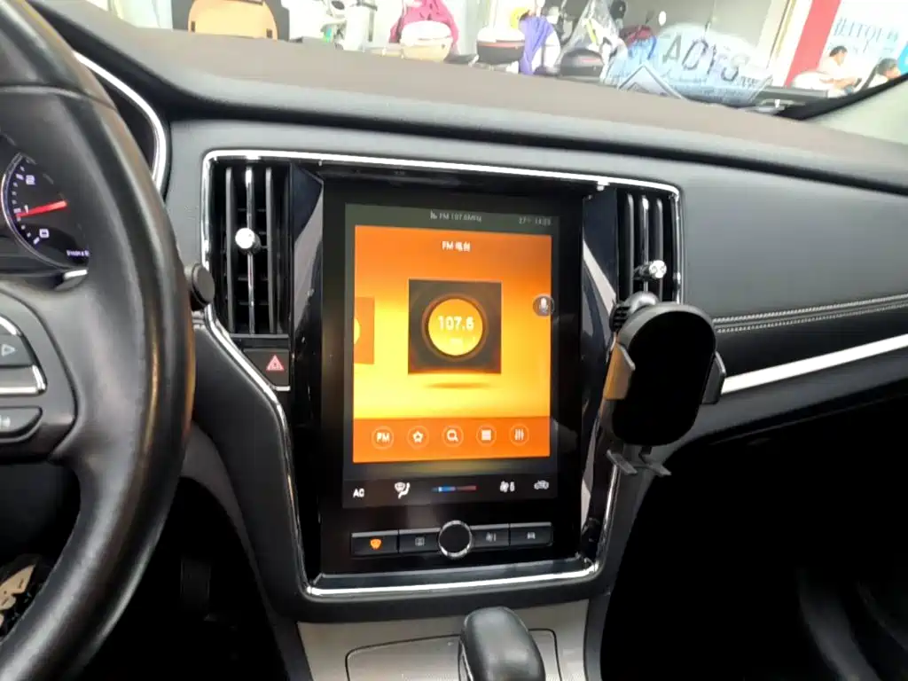 Roewe RX5 — миниатюра 13