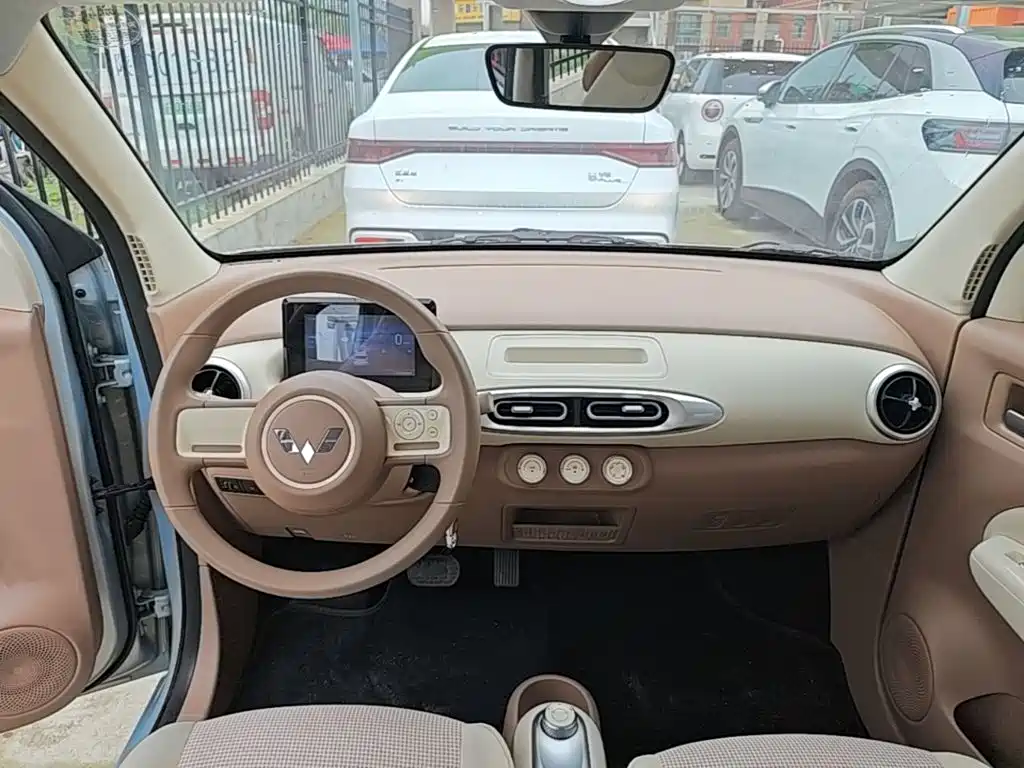 Wuling MINIEV — миниатюра 10