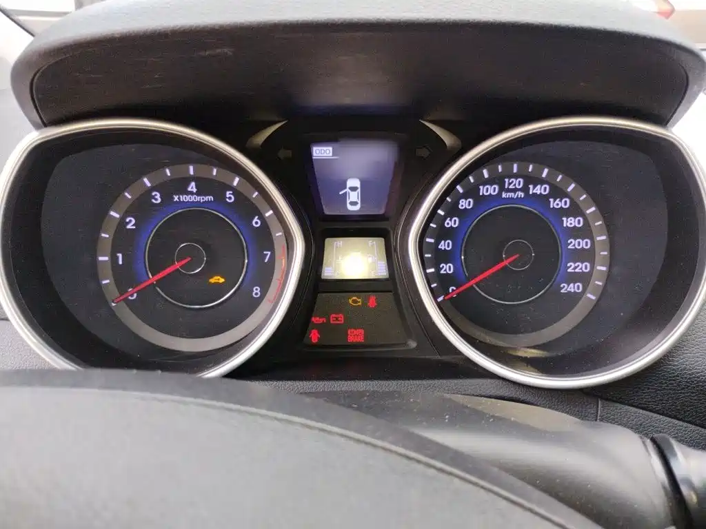 Hyundai Elantra Langdong — миниатюра 4