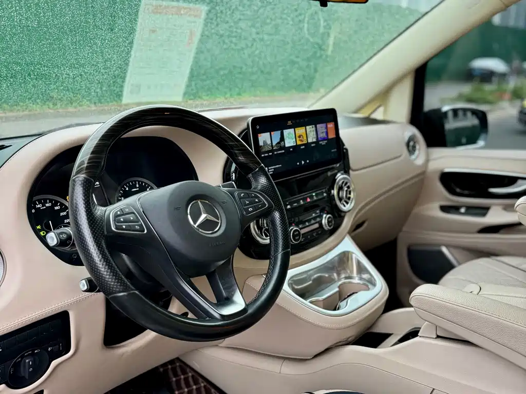 Mercedes-Benz Vito 2020 2.0T 7 мест