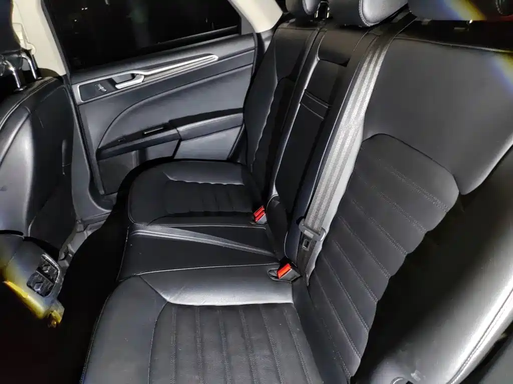 Ford Mondeo — миниатюра 15