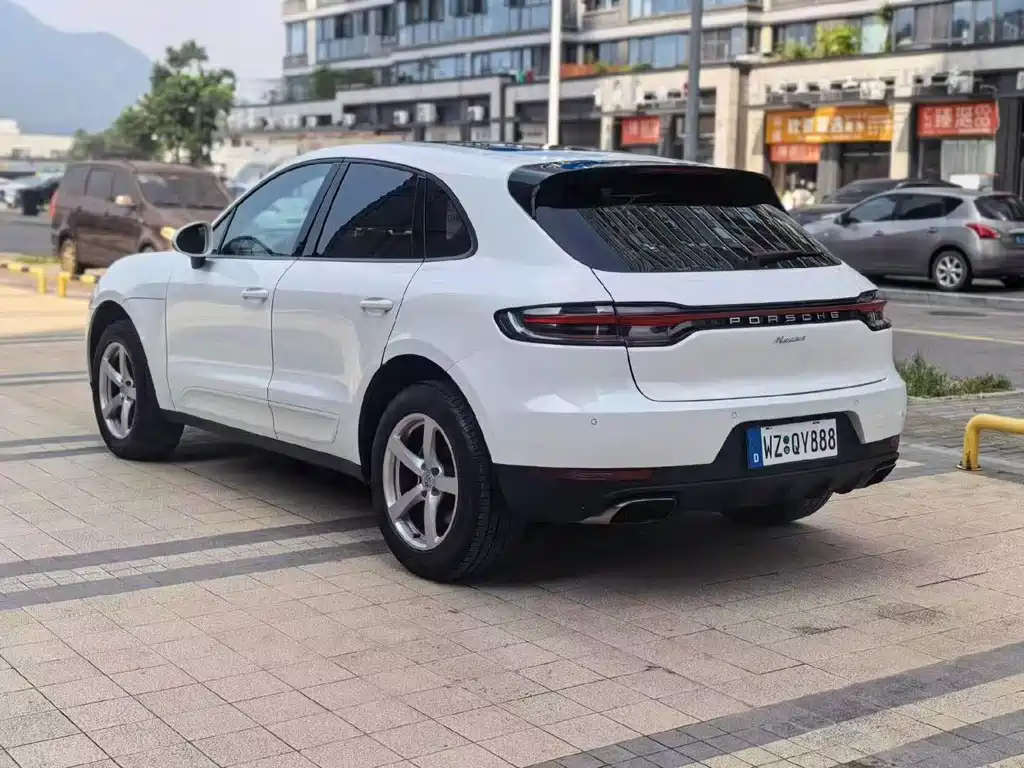 Porsche Macan — миниатюра 7