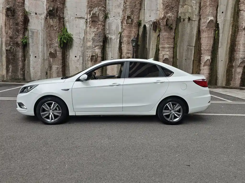 Changan Eado — миниатюра 9