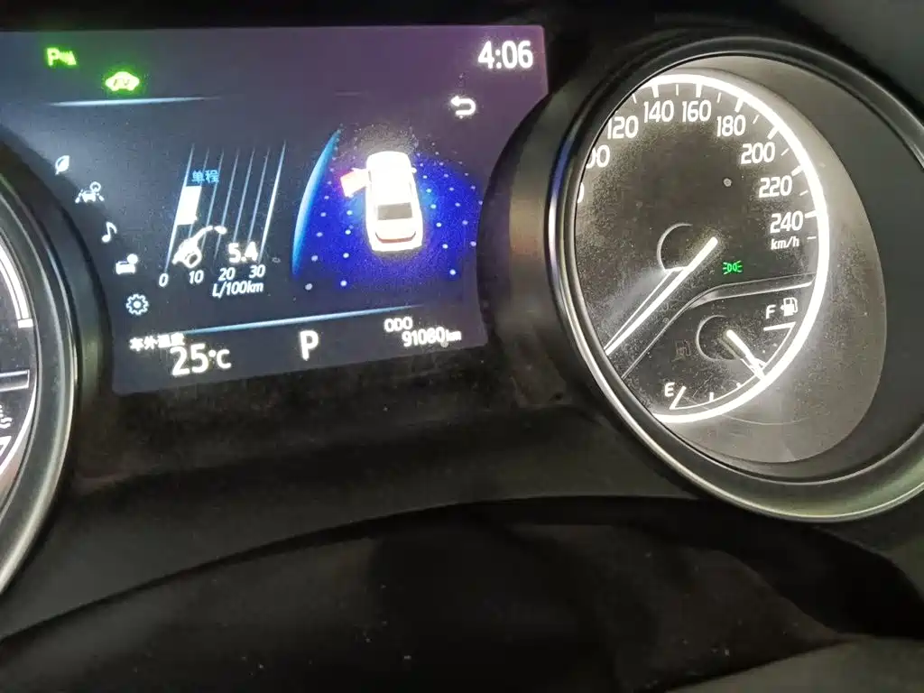 Toyota Camry — миниатюра 13