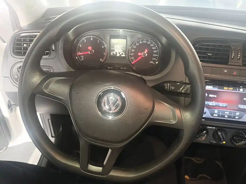 Volkswagen Polo — миниатюра 11