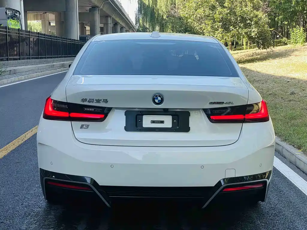BMW i3 — миниатюра 6