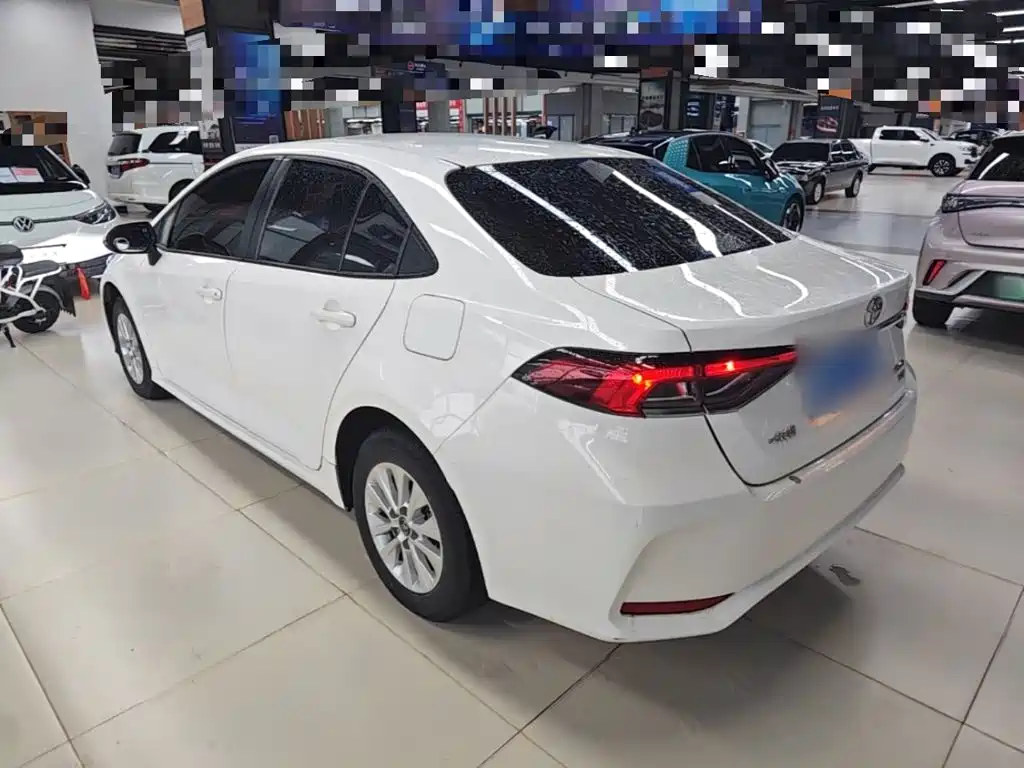 Toyota Corolla — миниатюра 5