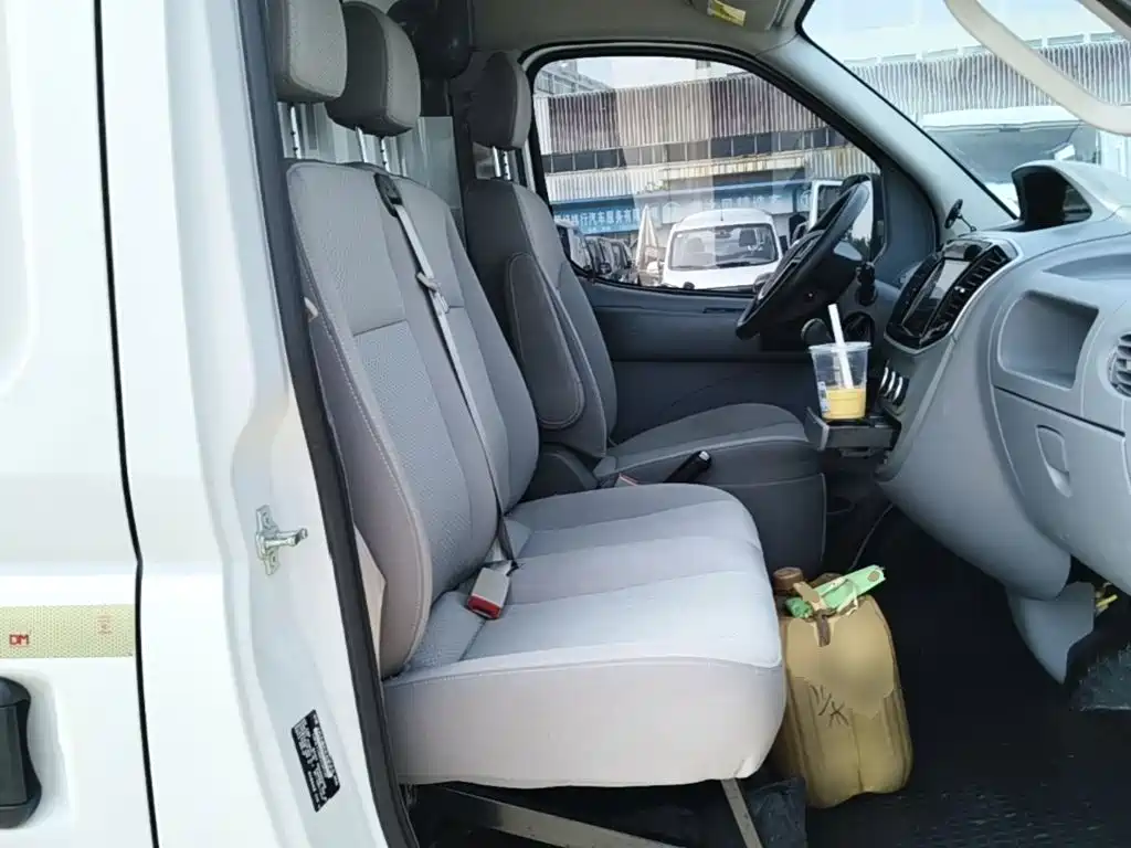 MAXUS V80 — миниатюра 25