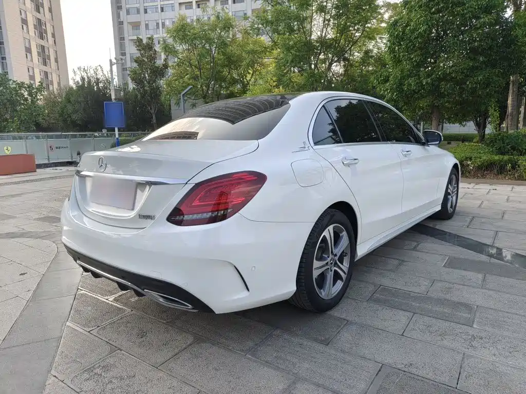 Mercedes-Benz C-Class — миниатюра 6