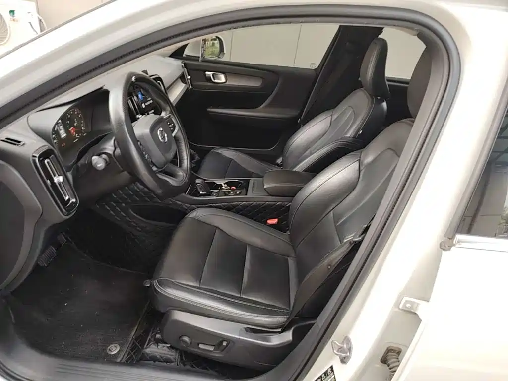 Volvo XC40 — миниатюра 15
