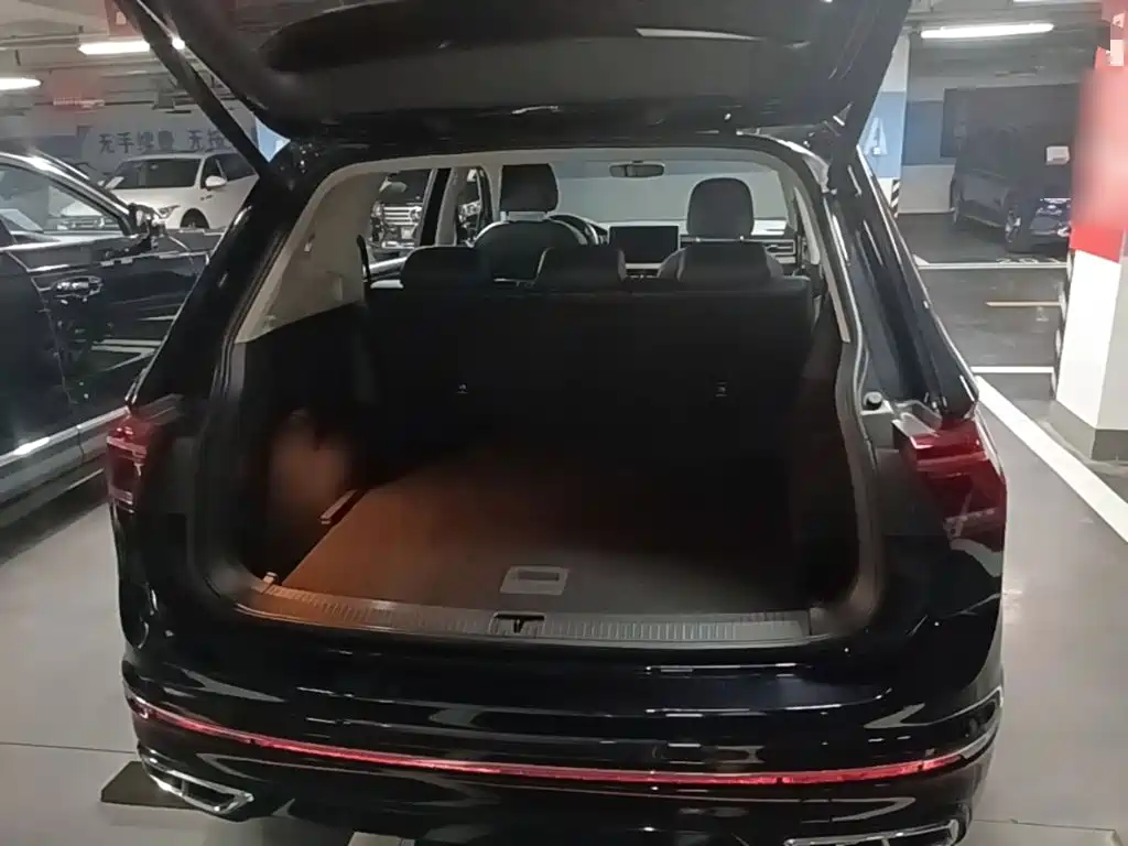 Volkswagen Tiguan L — миниатюра 19