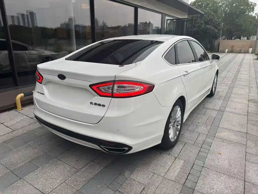 Ford Mondeo — миниатюра 4