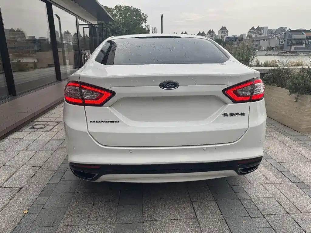 Ford Mondeo — миниатюра 5